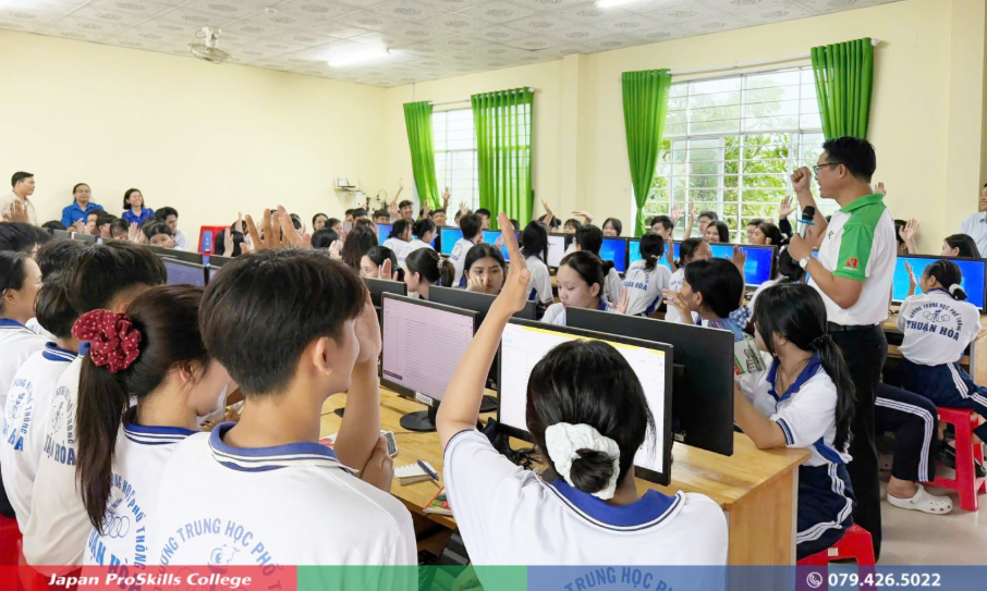 May be an image of one or more people, people studying and text' class='WACImage SCXW240374561 BCX0